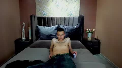 lucaskaur online show from August 22, 4:46 pm