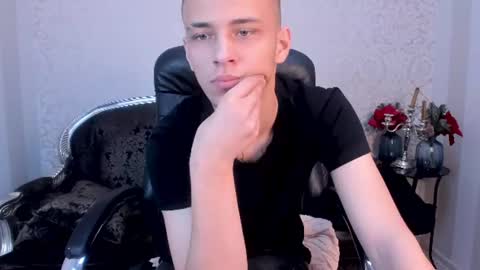 lucaskaur online show from August 23, 12:34 pm