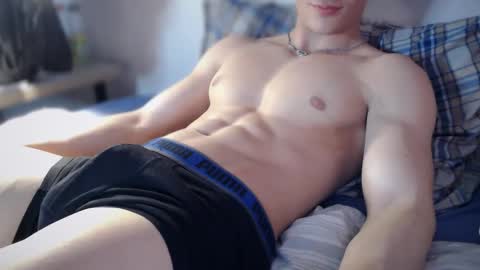 LucasKodak online show from March 20, 4:59 am