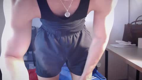 LucasKodak online show from April 8, 6:12 am