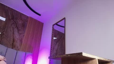 lucero_williams online show from August 11, 11:40 pm
