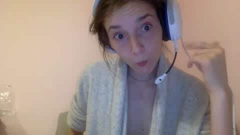 Luci Layne online show from July 30, 6:21 am