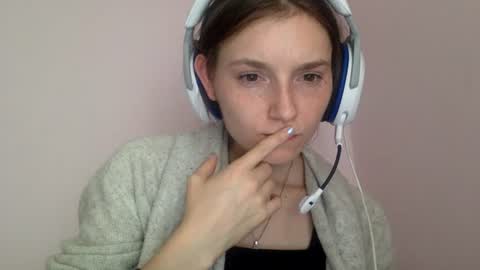 Luci Layne online show from August 3, 7:32 pm