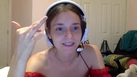 Luci Layne online show from August 6, 9:41 am
