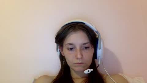 Luci Layne online show from August 6, 2:05 pm
