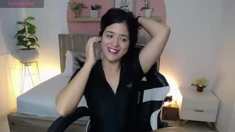 L U C I A online show from August 15, 12:42 pm