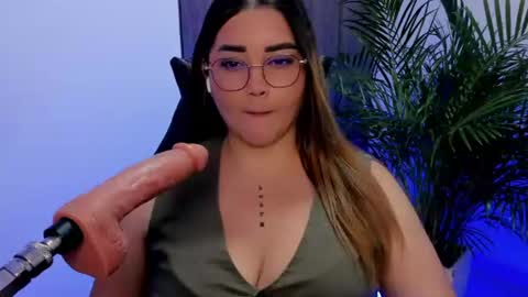 Luciii online show from August 12, 10:56 pm