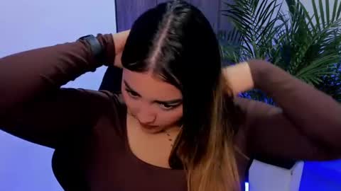 Luciii online show from August 14, 6:33 pm