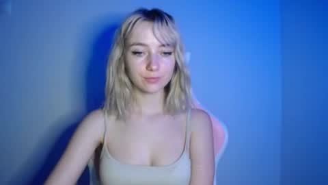 Lucy online show from July 28, 8:04 pm