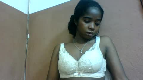 luciah148539 online show from August 14, 3:43 am