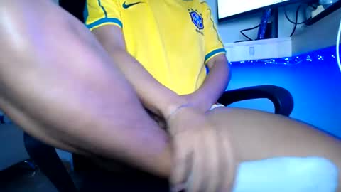 lucianluciano online show from July 30, 8:54 am