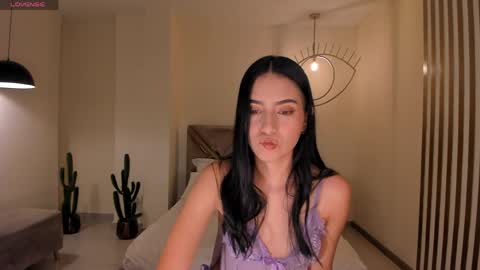 Lucie Martin online show from May 18, 7:25 pm