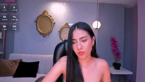 Lucie Martin online show from May 20, 2:12 am