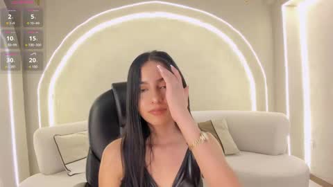 Lucie Martin online show from May 27, 2:02 am