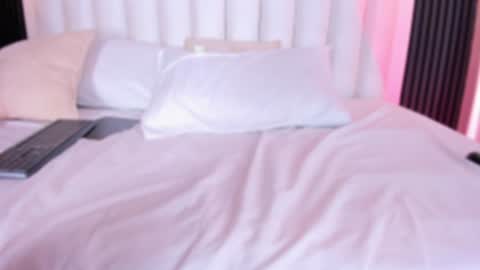 lucie online show from August 5, 1:58 am