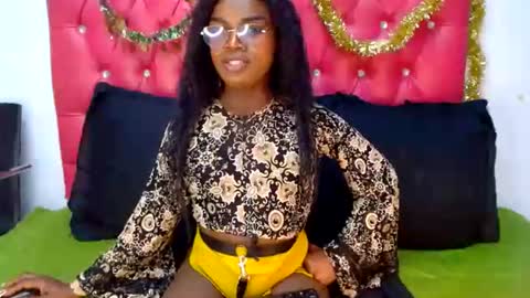 Lucile Carrie online show from July 27, 6:46 pm