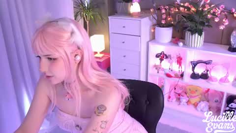 Lucy UwU online show from June 21, 4:24 am