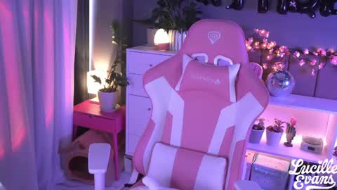 Lucy UwU online show from July 30, 6:21 am