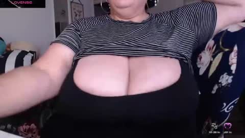 lucklucybbw online show from July 14, 4:17 am