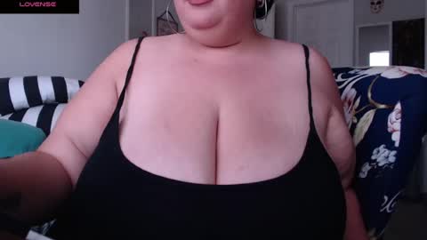 lucklucybbw online show from July 19, 11:51 pm