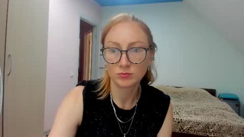 lucky_licky20 online show from July 11, 5:02 am