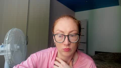 lucky_licky20 online show from July 12, 3:24 am