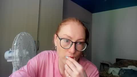 lucky_licky20 online show from July 13, 2:07 am