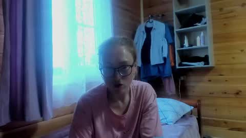 lucky_licky20 online show from July 16, 1:50 am