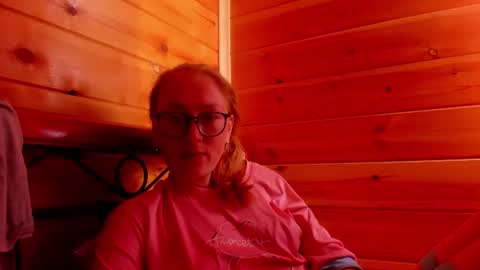 lucky_licky20 online show from July 18, 1:17 am