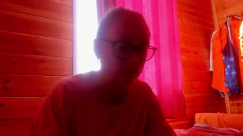 lucky_licky20 online show from July 19, 2:35 am