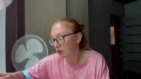 lucky_licky20 online show from July 22, 1:08 am