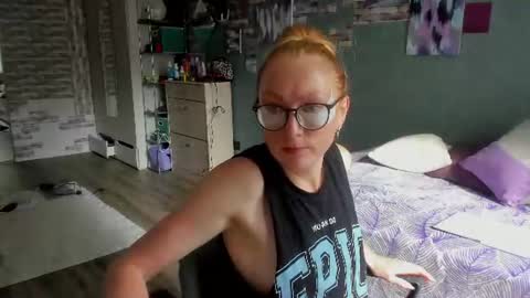 lucky_licky20 online show from July 24, 3:20 am