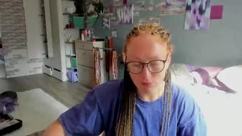 lucky_licky20 online show from August 9, 2:34 am
