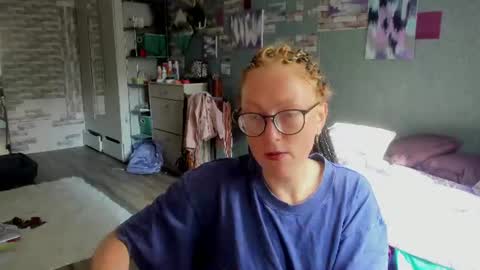 lucky_licky20 online show from August 10, 4:03 am