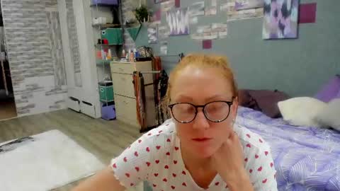 lucky_licky20 online show from August 15, 2:15 am