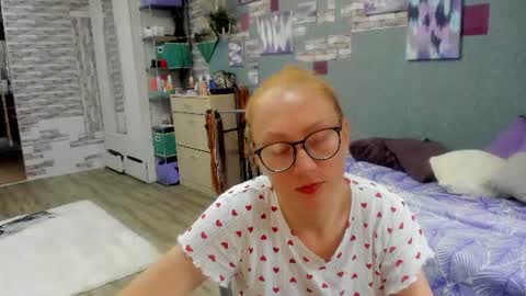 lucky_licky20 online show from August 15, 4:27 am