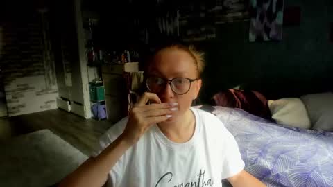 lucky_licky20 online show from August 16, 2:15 am