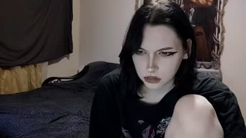 luckybastrad0677 online show from June 24, 6:32 pm
