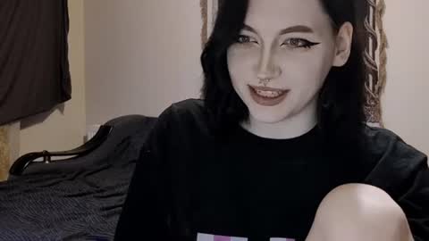 luckybastrad0677 online show from July 3, 7:38 pm