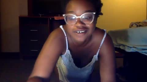 luckyclover4444 online show from August 8, 4:45 am