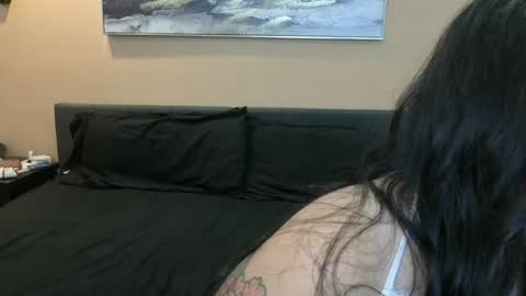 luckylee1992 online show from July 18, 3:18 am
