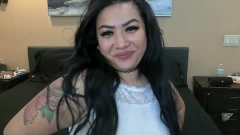 luckylee1992 online show from July 18, 4:24 am