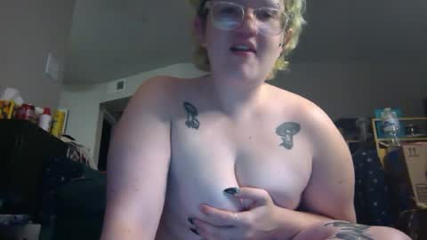 luckylesbians online show from August 2, 6:20 am