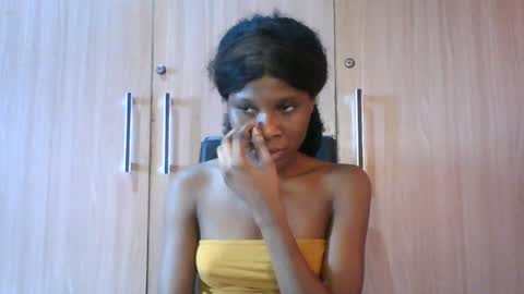 luckymadequeen online show from July 25, 10:19 am