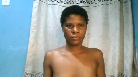 luckymadequeen online show from August 1, 2:39 am