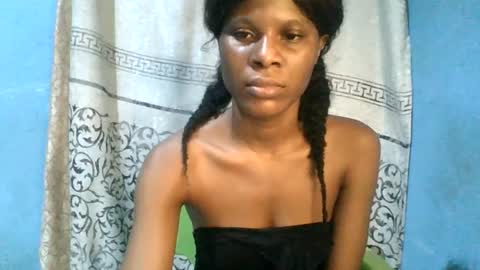 luckymadequeen online show from August 5, 4:32 am