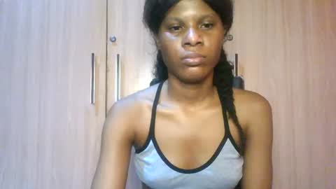 luckymadequeen online show from August 7, 4:23 am