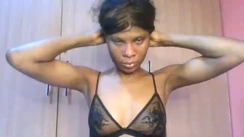 luckymadequeen online show from August 9, 6:47 am