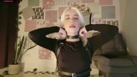 independent model not web cam studio online show from July 17, 12:38 pm