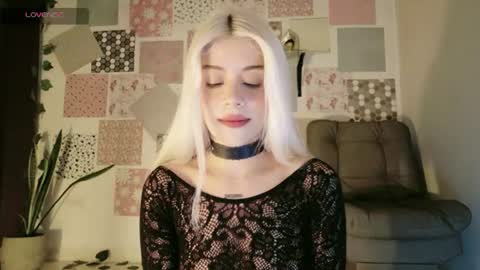 independent model not web cam studio online show from July 24, 12:30 pm